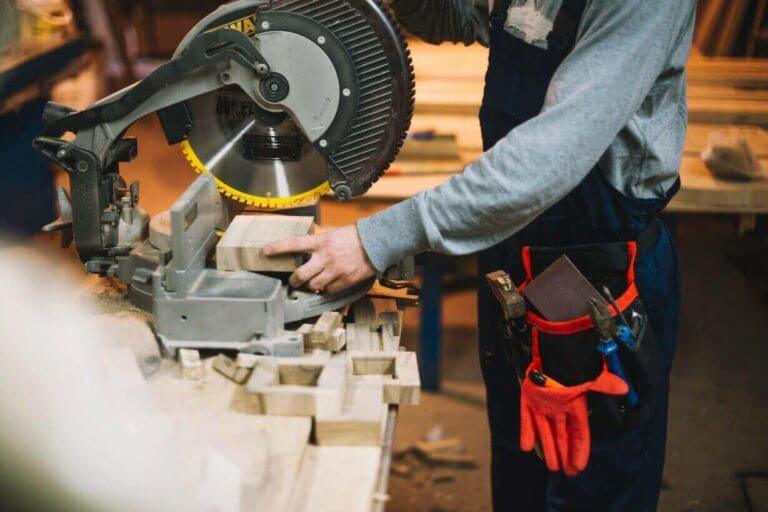 miter saw safety tips
